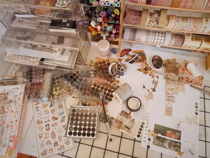 Gloriously Undone: How Gen Z Turned Messy, Mismatched & Imperfect Into the Ultimate Aesthetic Flex